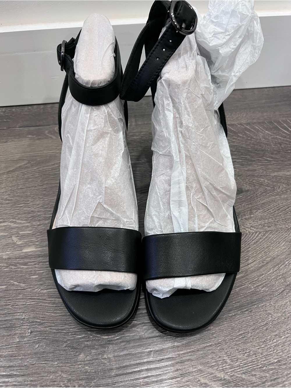 Clarks Collection Ambyrlyn Bay Black Leather Block Heel Sandals Women's Size 11 - Picture 3 of 10